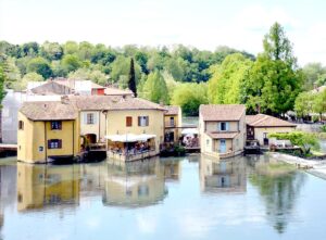 Godetevi i migliori villaggi del Lago di Garda - una guida completa