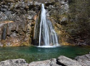 La splendida Cascata del Lago di Garda- un-esperienza indimenticabile